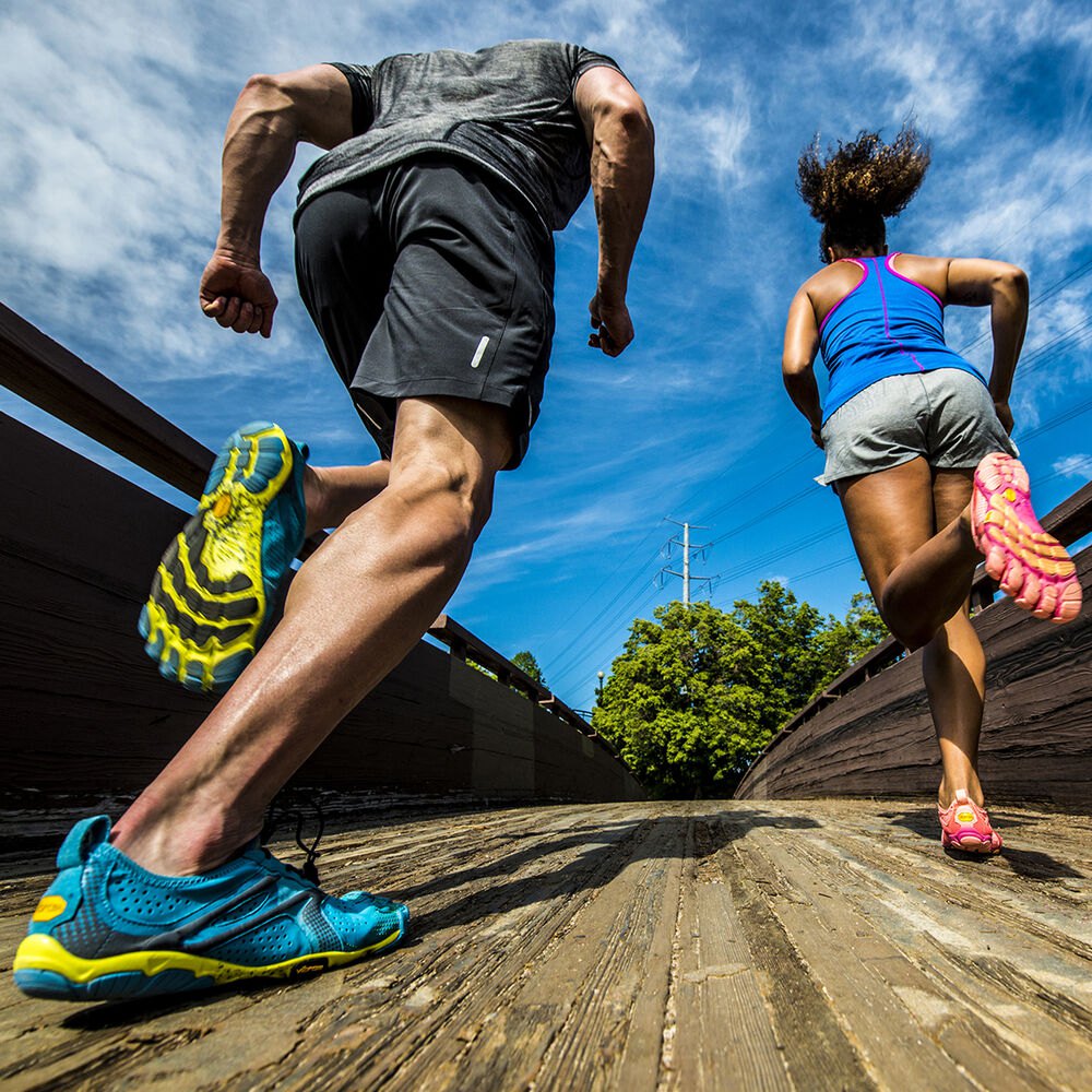 Tenis Hombre Negros/Amarillos - FiveFingers V-Run - HNJGTE-659